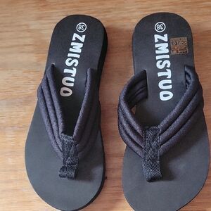 ZMISTUO Black Flip Flops